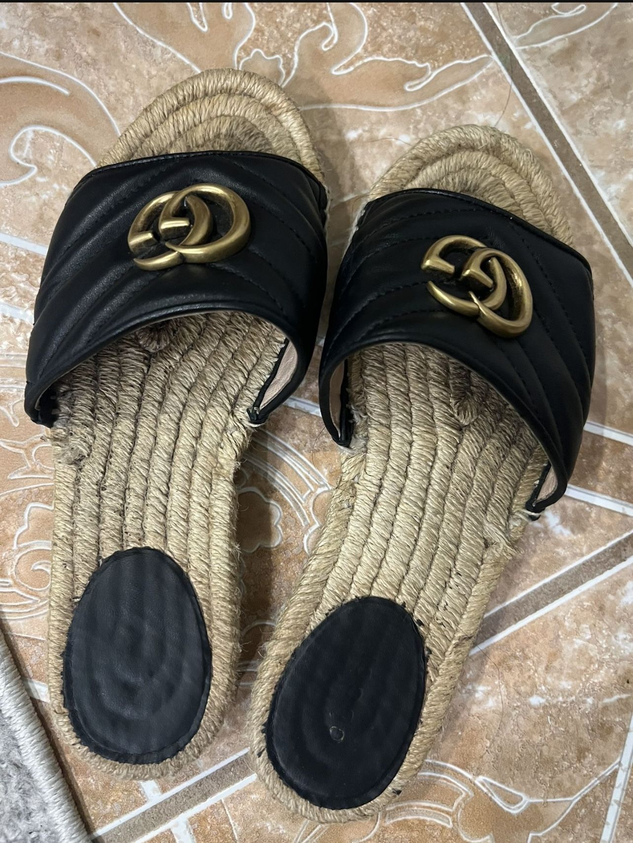 Authentic Gucci Leather Sandals Size 37/ 7- 7.5 US
