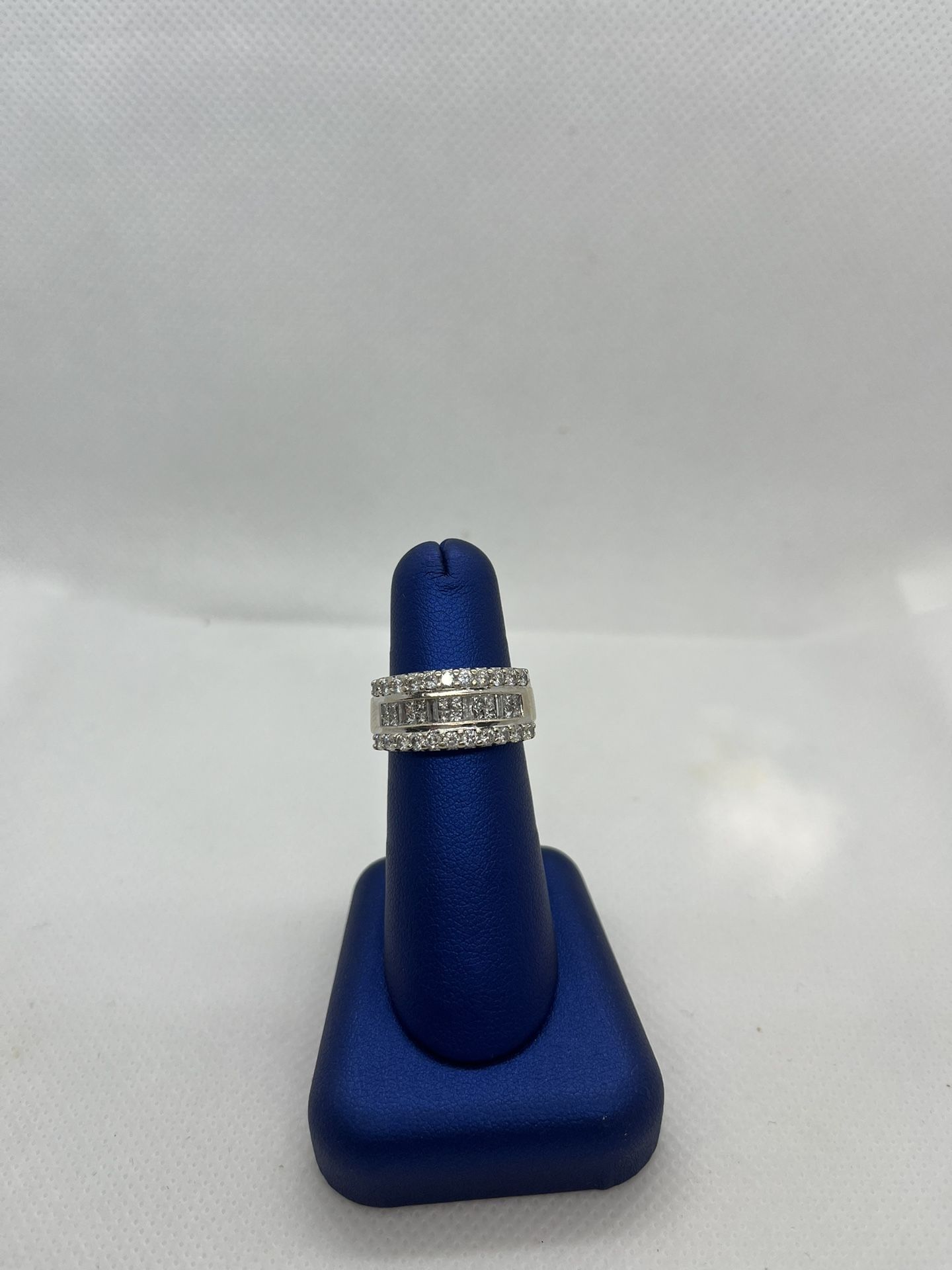 14kwg 46 Diamonds Size 7.5