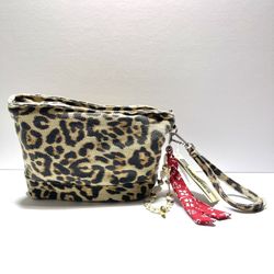 No Boundaries Leopard Pouch, with Keychain 