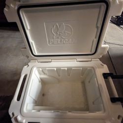 45QW Elite Wheeled Cooler


