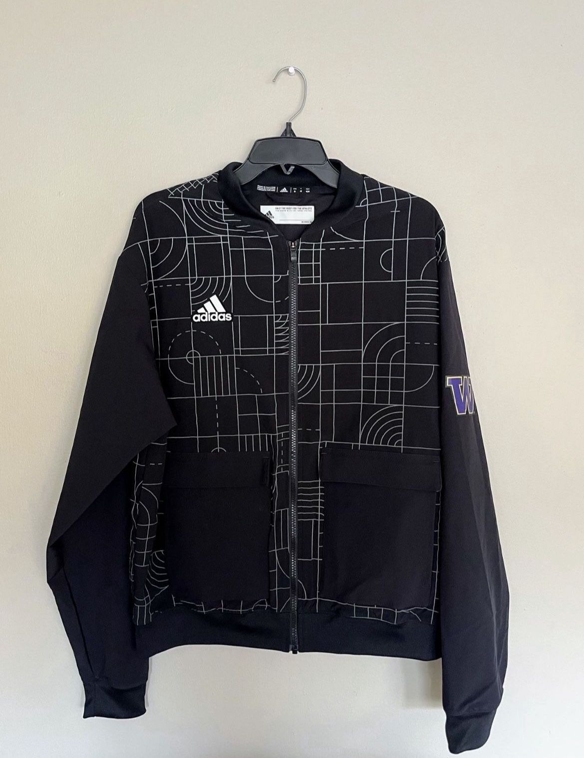 Washington Huskies adidas Playoff Pack Full-Zip Jacket - Black(Medium Size) (Pick up🛒 In Bellevue) *Check out my Other Posts 💕