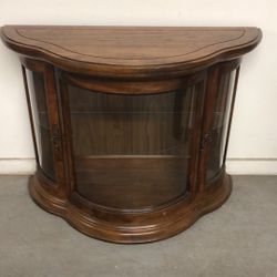 Good condition side table 42”wx18”dx30”h