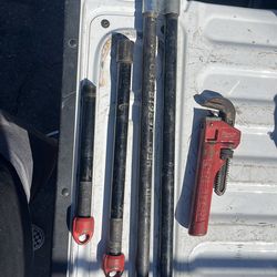 Milwaukee Cheater Pipe wrench