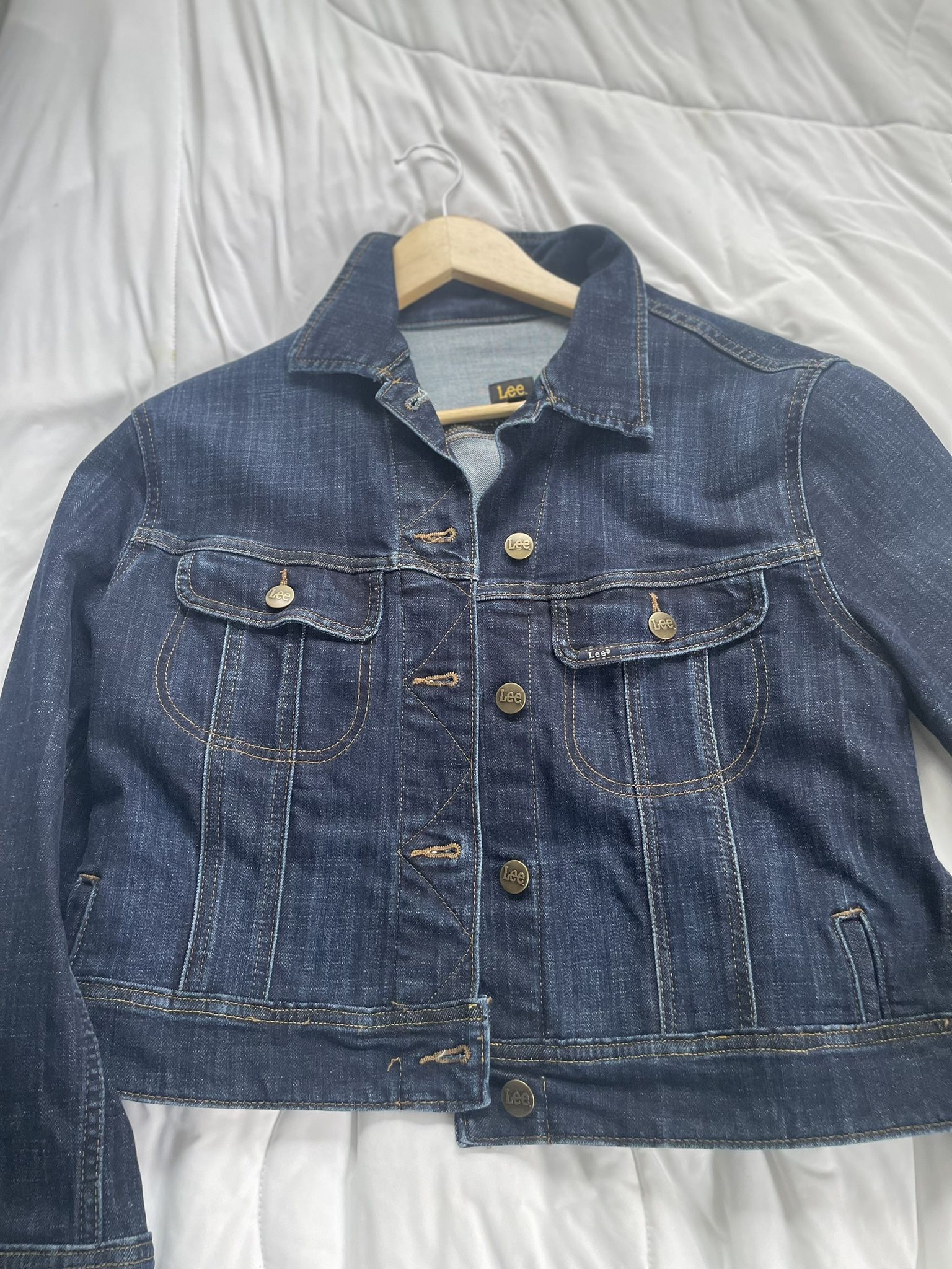 Lee Jean Jacket Teens Large. Women’s Medium