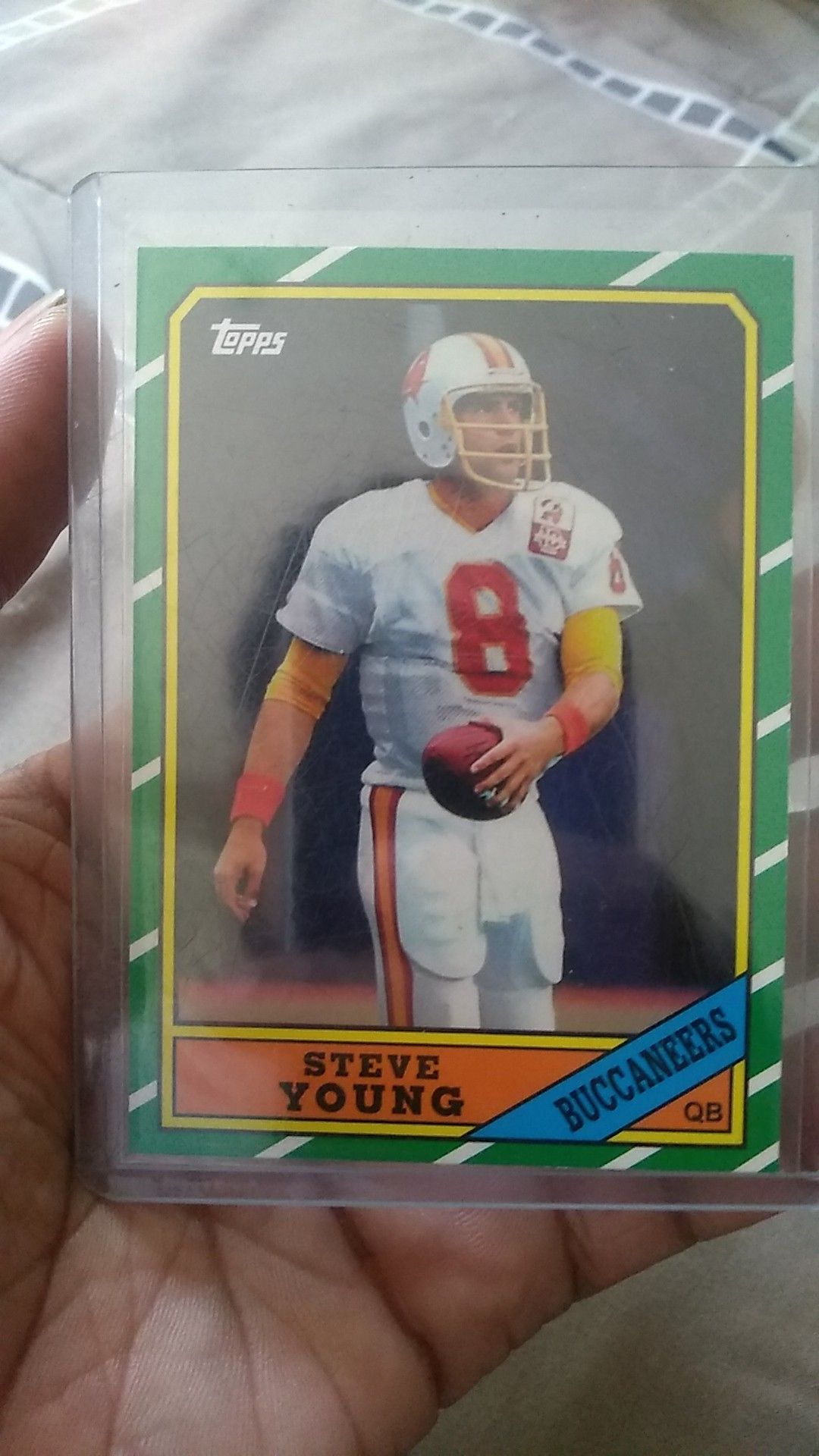 RARE STEVE YOUNG ROOKIE 1985 Topps card in Mint Condition