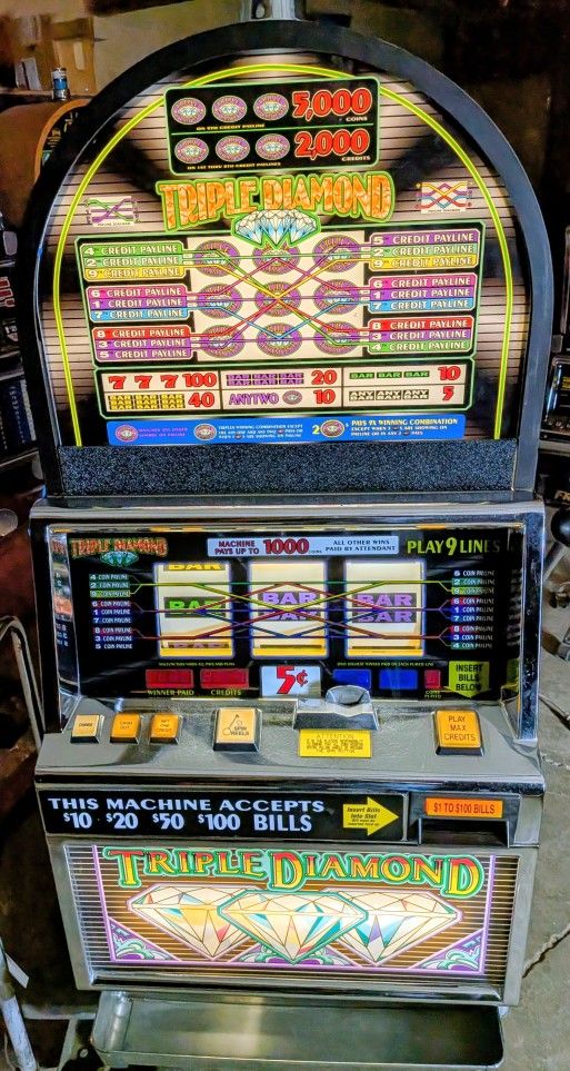 Triple Diamond Old School 9 Line Slot Machine