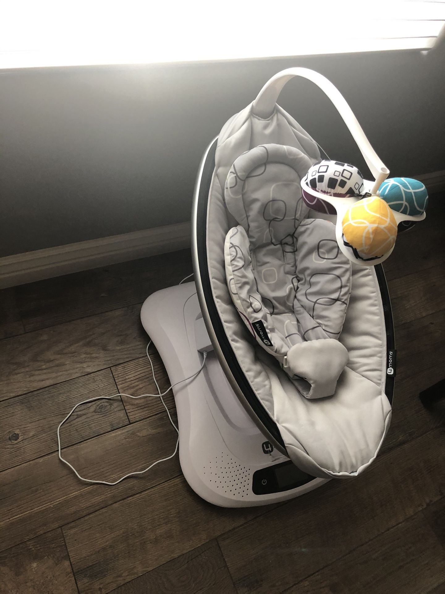 4moms mamaRoo 4 baby swing