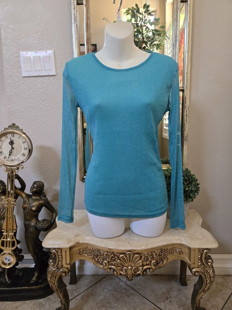 Beatiful Sparkle Top Size Medium ( Stretch)
