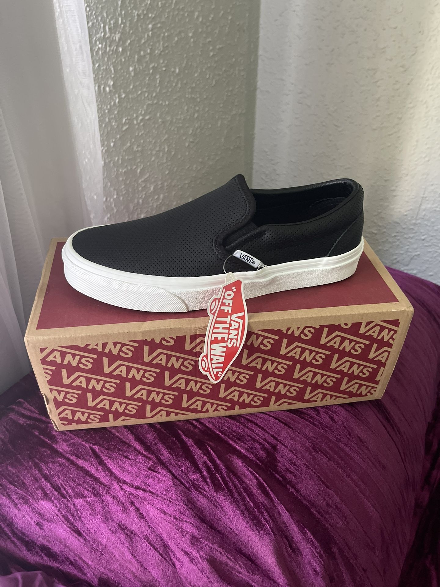 New Black Leather Vans So 7W