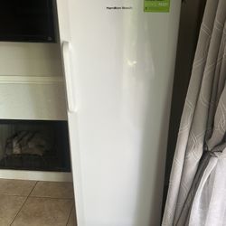 Freezer- Hamilton Beach Upright Freezer