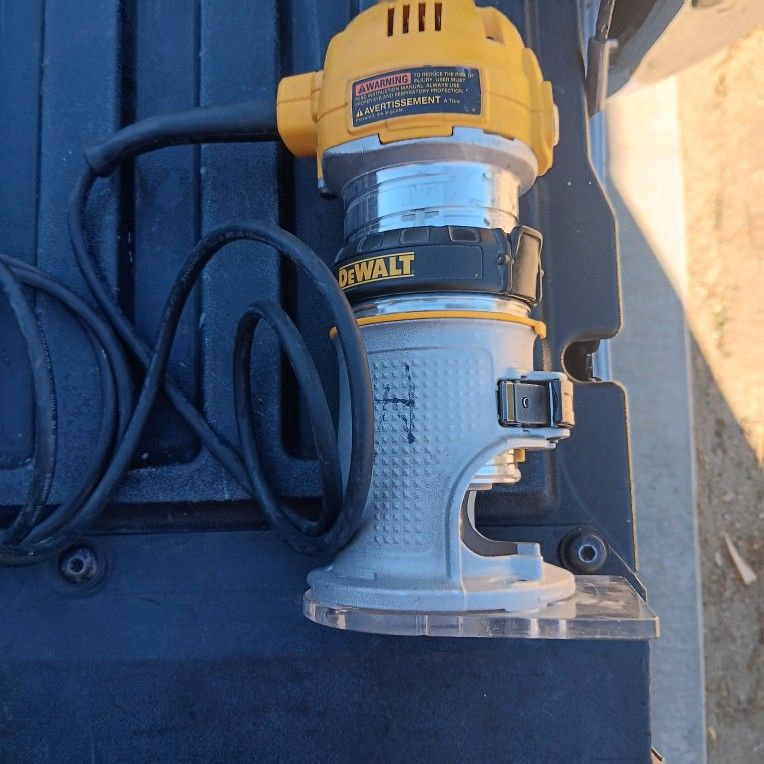 Eletric DEWALT router