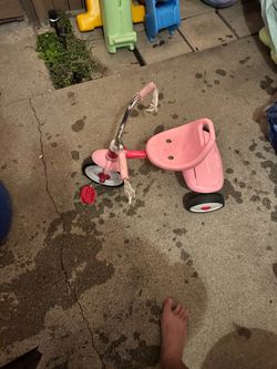 2 kids tricycles