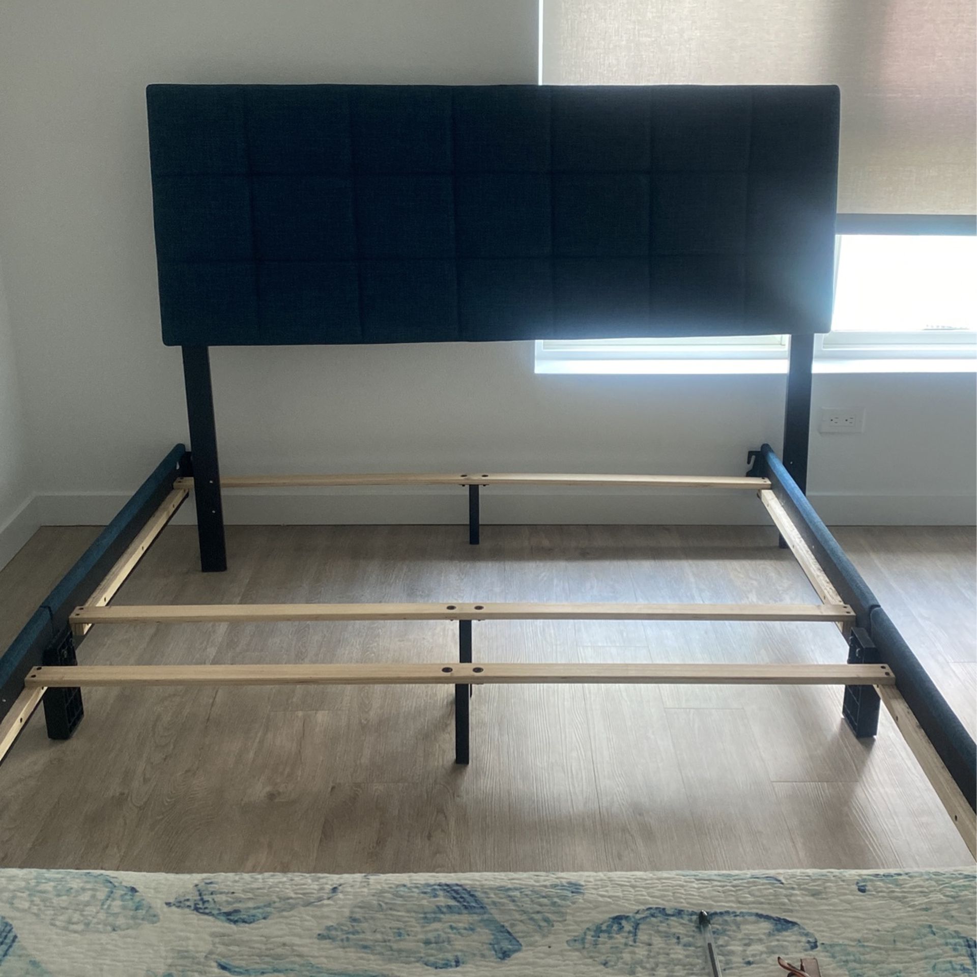 Full size bed PICK UP ONLY