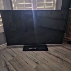 65in Hitachi Roku Flatscreen 