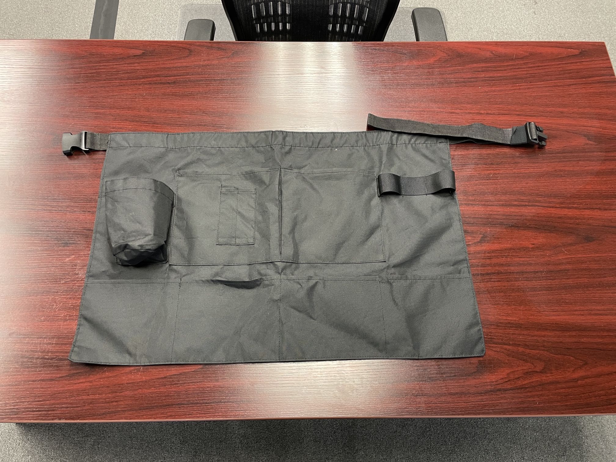 Apron With Many Pockets & Straps