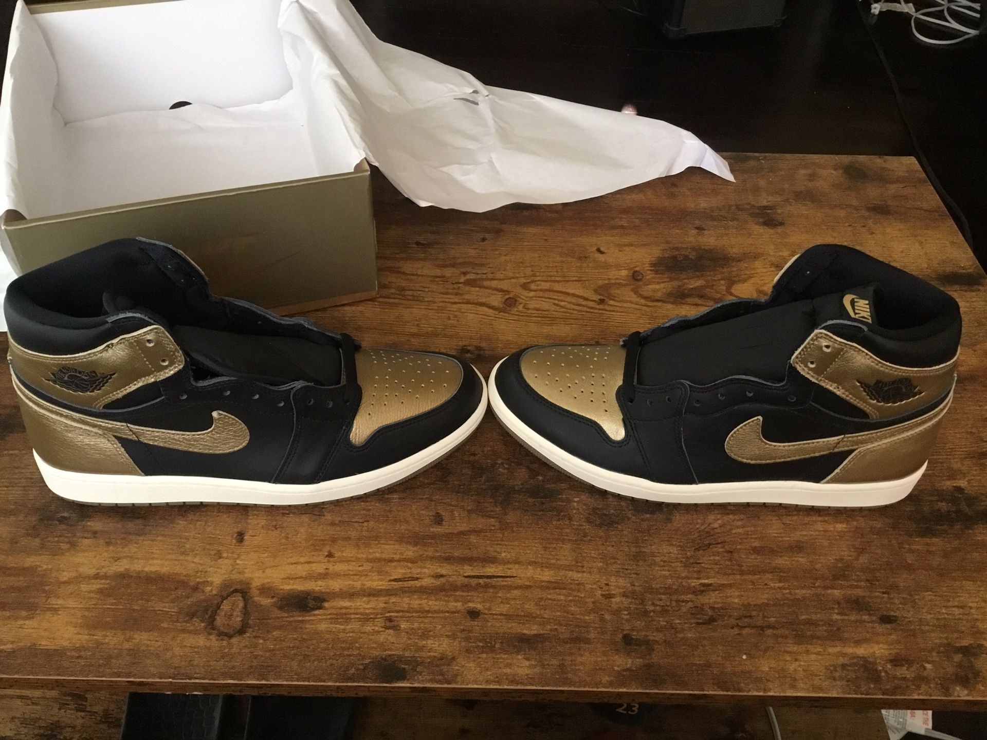 Air Jordan’s 1 Retro High OG 10.5 Amazon.com | Nike Men main image 2