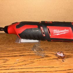 Milwaukee M12 12V Lithium-Ion Cordless Rotary Tool (Tool-Only)