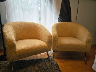 Set of 2 soft, cozy armchairs