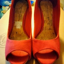 Red Cloth Heels With Wood Post