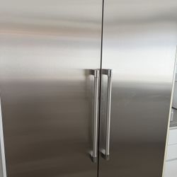 Eight Years Old Thermador, Refrigerator, And Freezer In A Good Condition