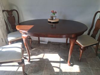 Queen Anne Dining Set- Table, 2 leaves & 6 chairs