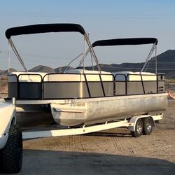 2002 Playcraft Tritoon 