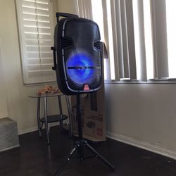 Wireless Speaker - Rechargeable - 15” Woofer 