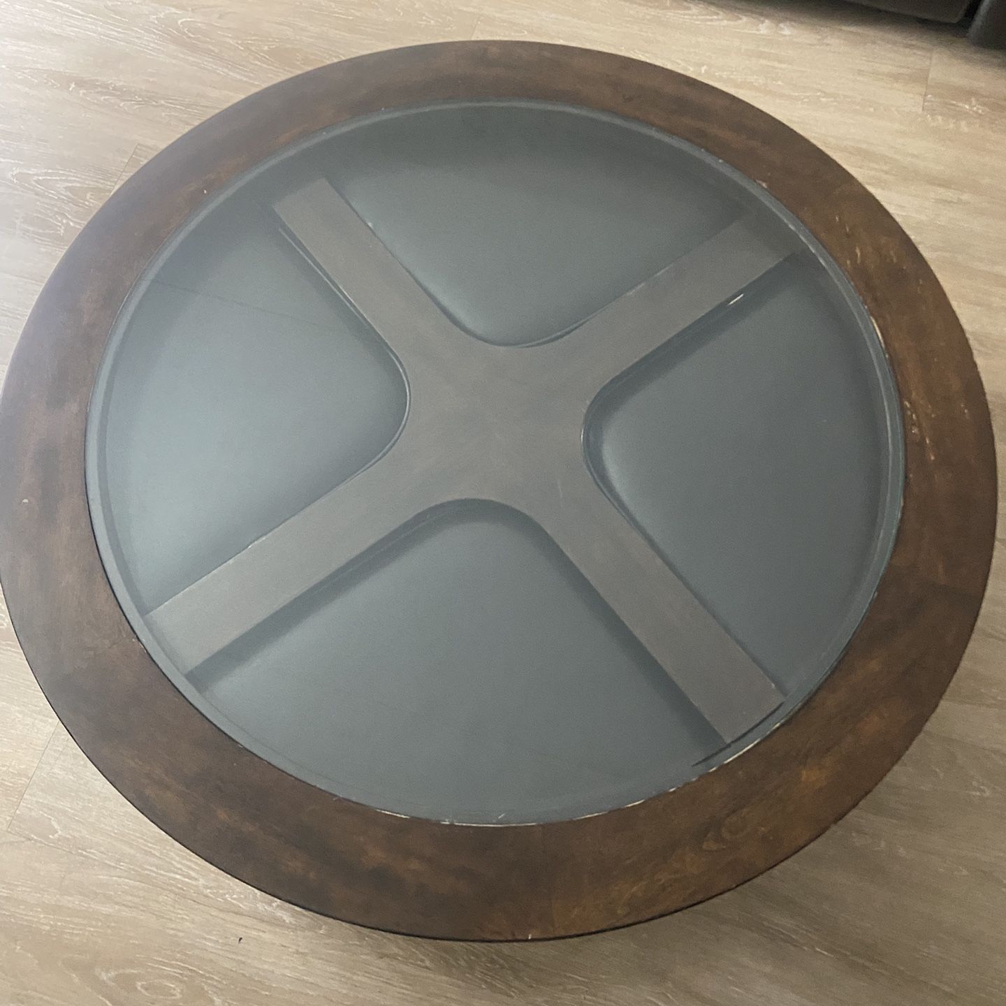 Roundhill cylina solid wood glass top shop round coffee table with 4 stools