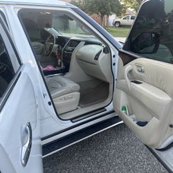 2011 Infiniti Qx56