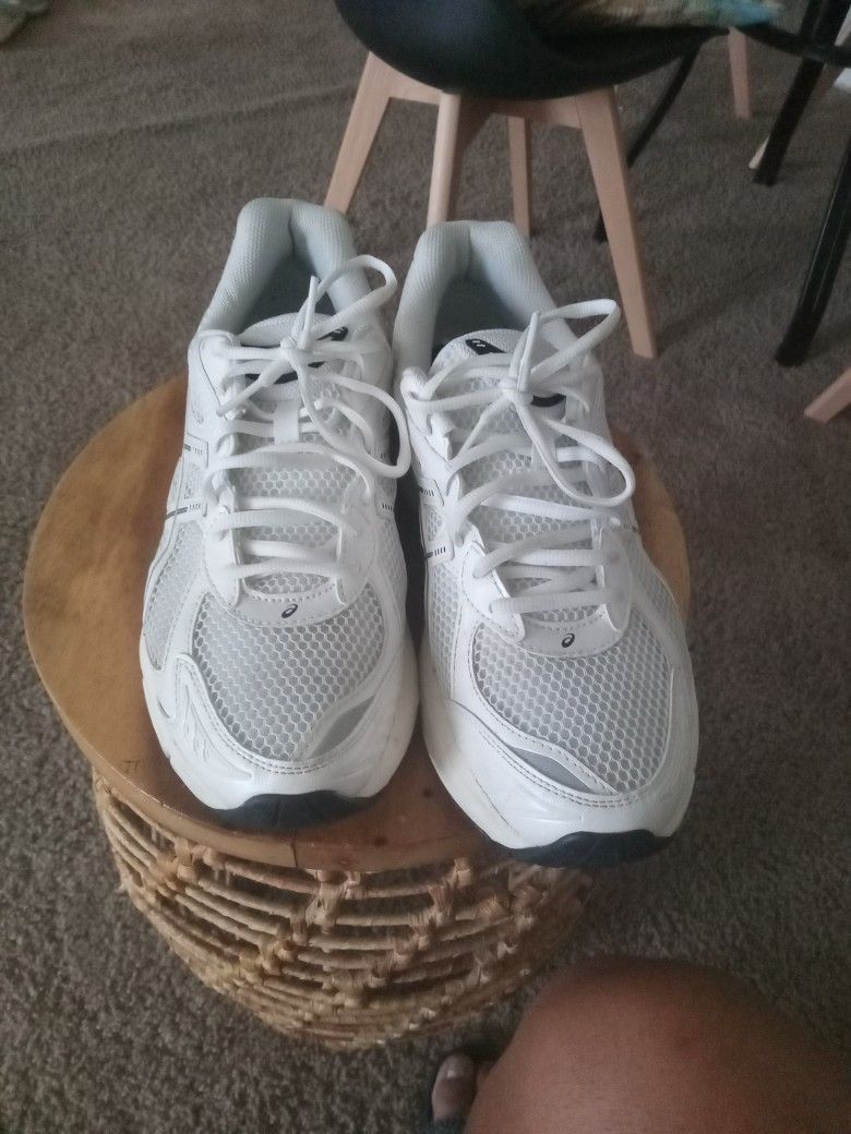 ASICS Sneakers