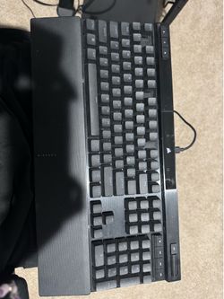 Corsair k70 keyboard and basilisk v3 mouse