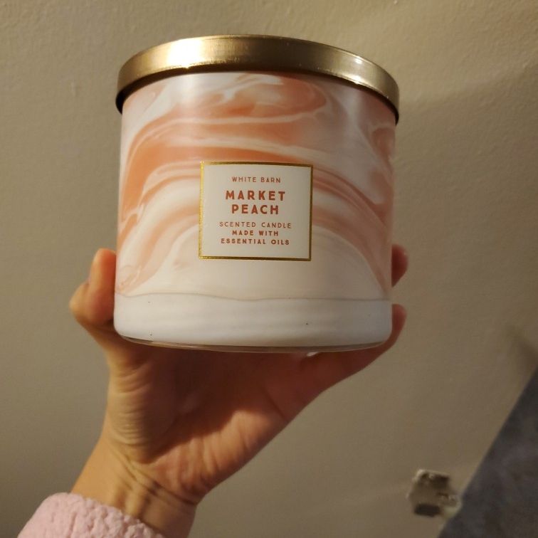 (NEW) Market Peach White Barn Bath & Body Works Scented Candle With Essential Oils 14.5 Oz