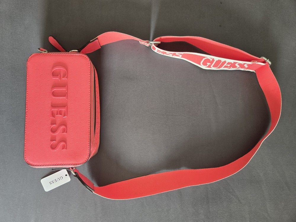 GUESS WOMENS PURSE