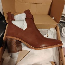 Size 7 Brown Boots 