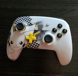Nintendo Switch Rechargeable Wireless Controller - Pikachu