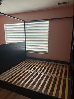 Like New! Four-poster bed frame, black/Luröy, King originally $800