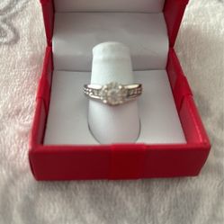 14k WHITE GOLD DIAMOND RING 1cttw SISE 6