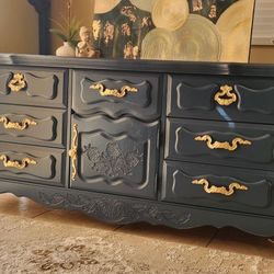 Dresser (69x20x31.5)