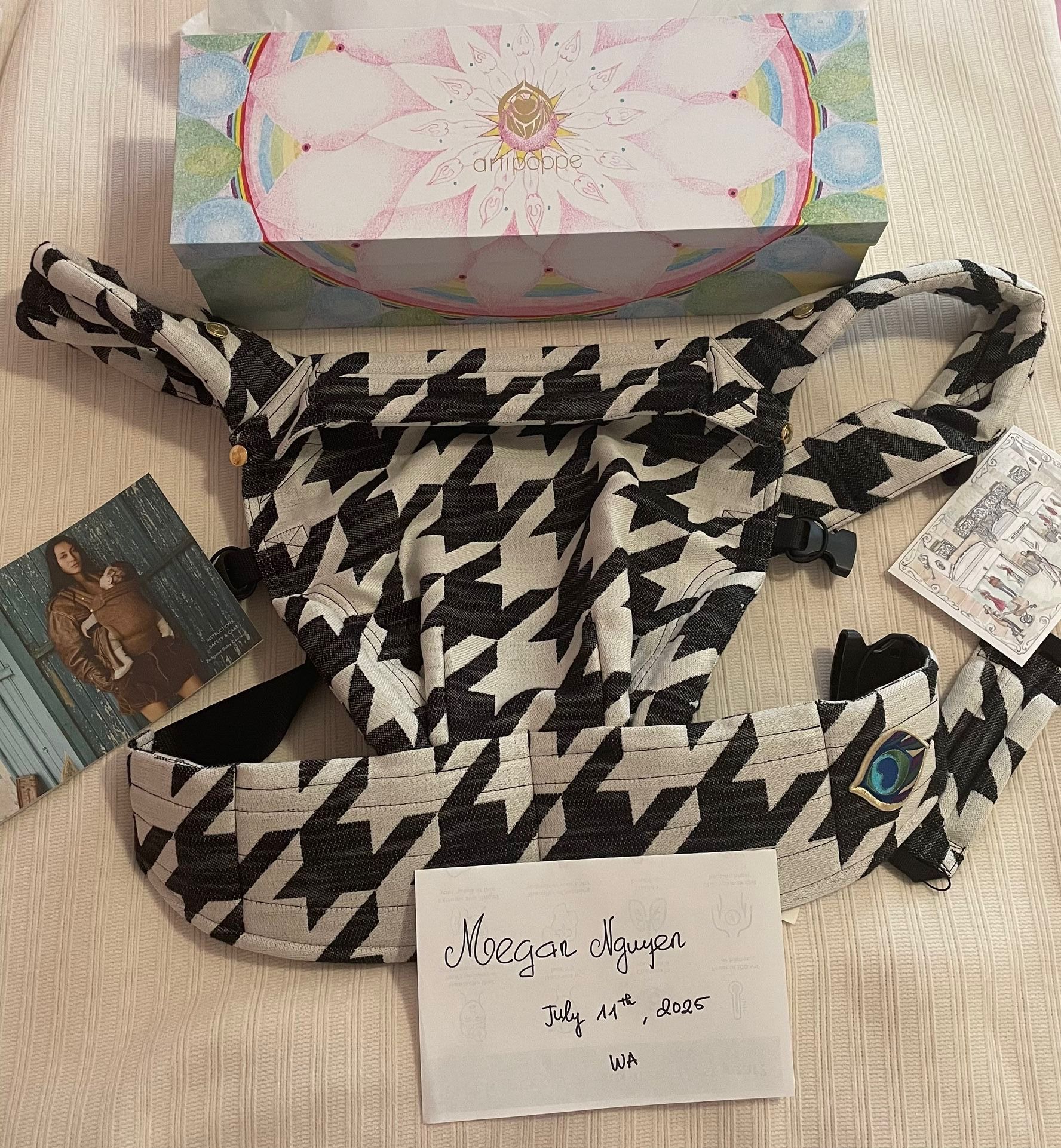 BRAND NEW Artipoppe Baby Carrier