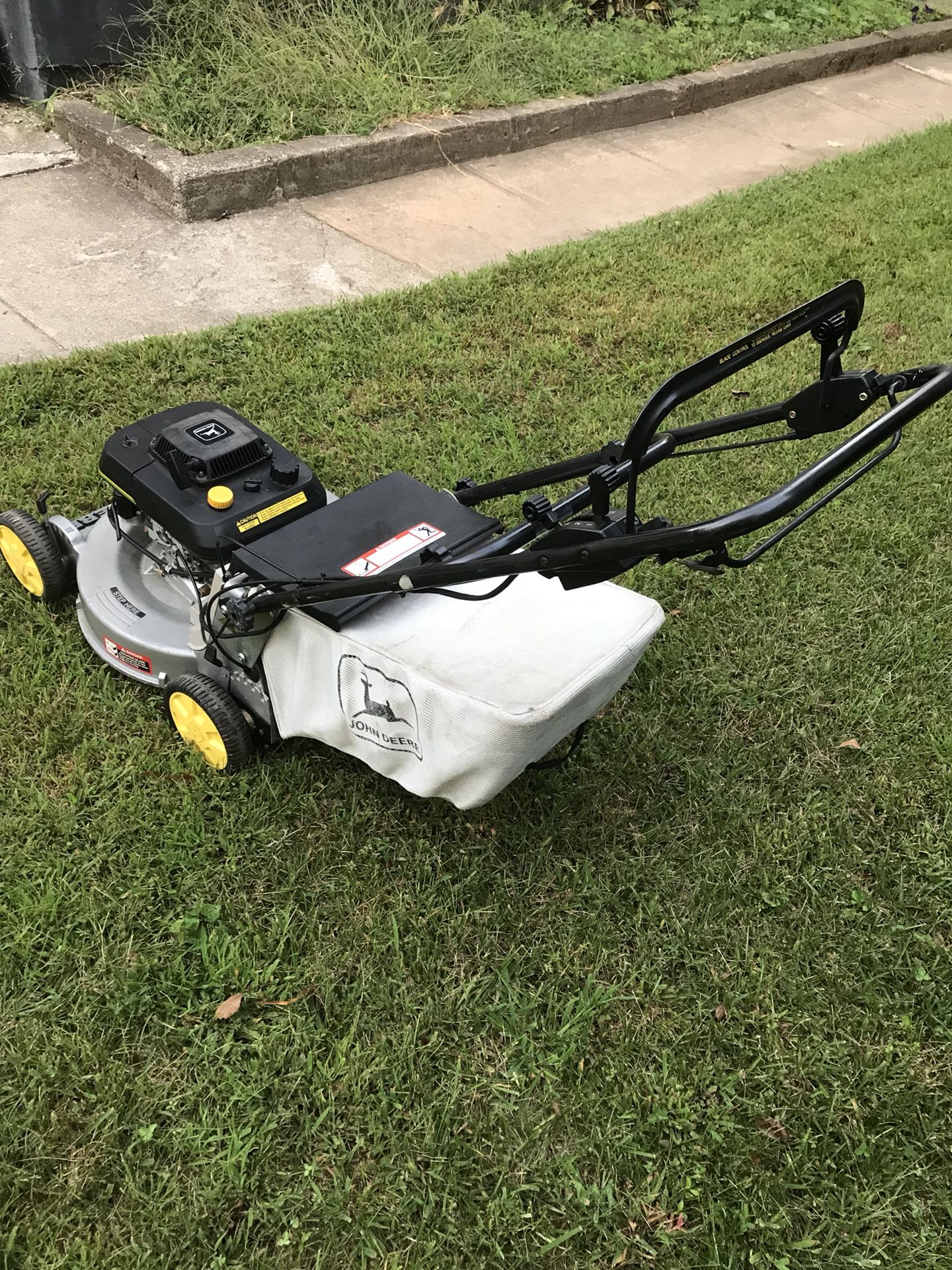 Black and Decker 18 36V Cordless Mower for Sale in Portland, OR - OfferUp