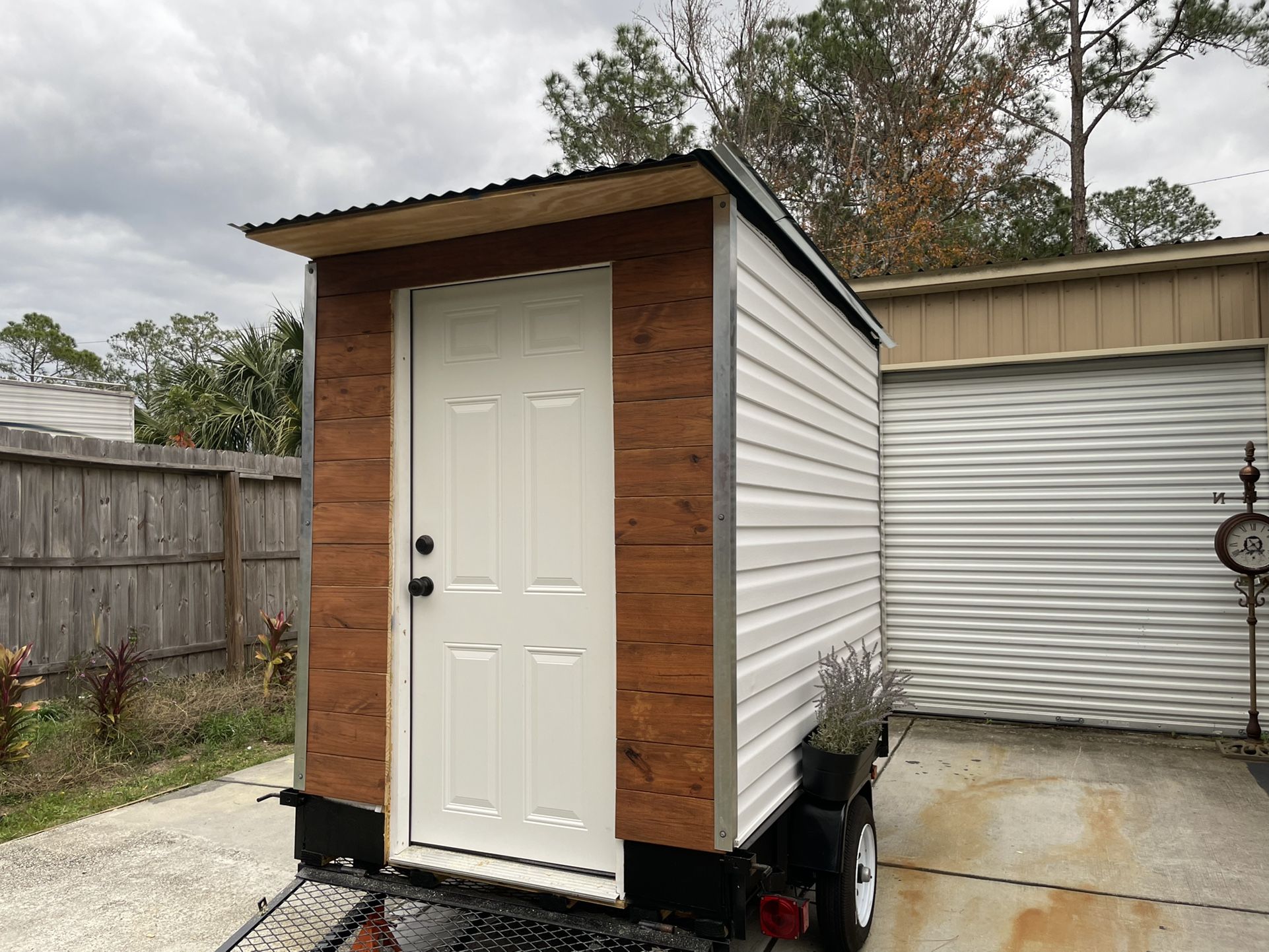 Tiny House (Brand new)