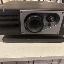 Panasonic Projector 