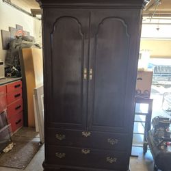 Armoire / Wardrobe