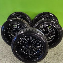 Total Of 5 22x12 Wheels Wrapped In 33s 5 Lug Universal