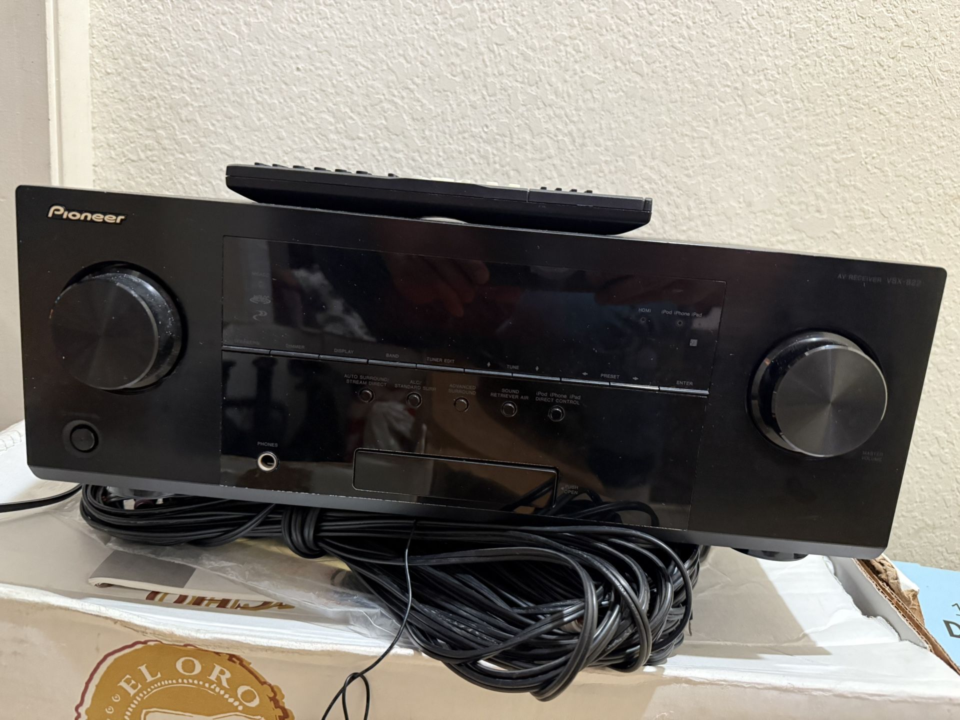 Pioneer Receiver With 5  Speakers + Bose Acoustic Mass III Series 6