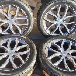 17" HONDA / ACURA WHEELS WITH BRAND NEW UNIROYOL TIRES EXCELLENT CONDITION