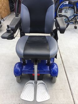 MOBILITY SCOOTER
