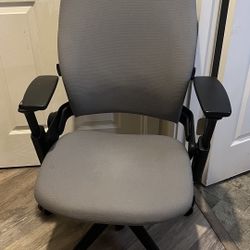 2 Free Computer Chairs