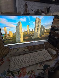 i7 Dell  Inspiron 5400 W24C 