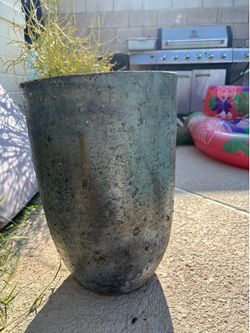 Beautiful texture, ceramic pot decor